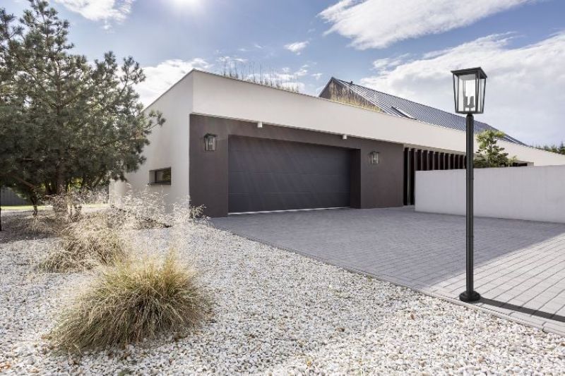 Light It Right: 6 Inviting Outdoor Garage Lighting Solutions for Detached Garages - Flyachilles