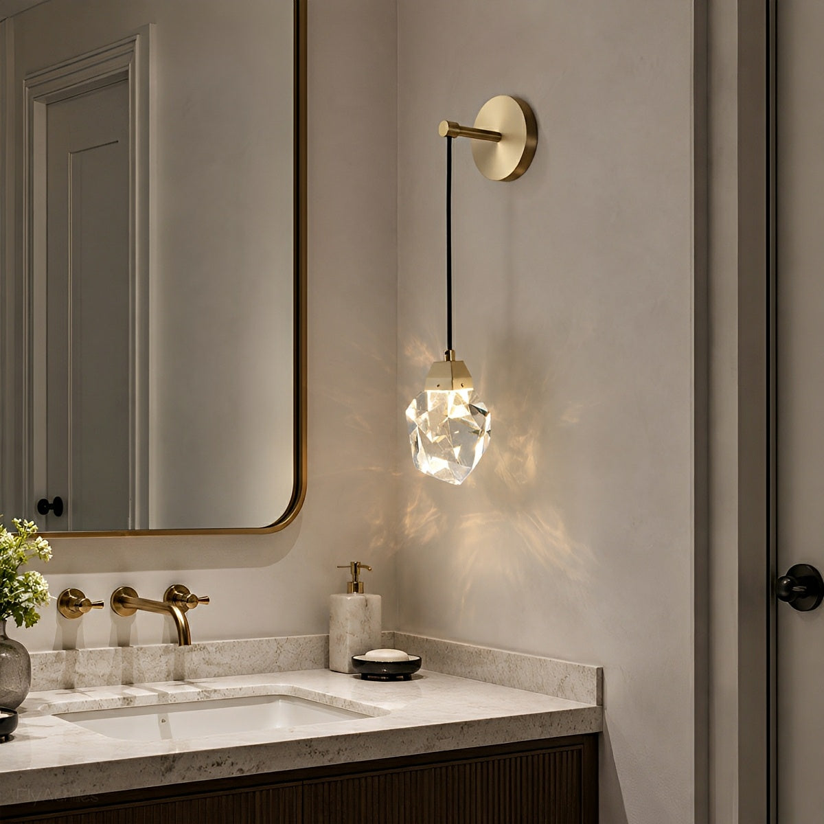 Modern Luxury Faceted Crystal Wall Sconce