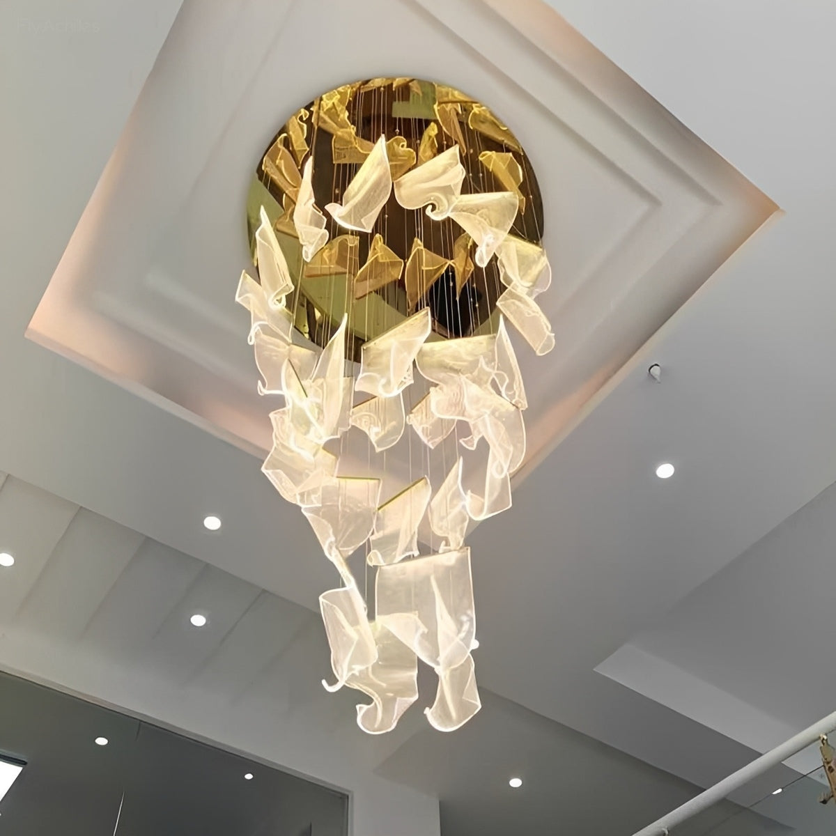 Modern Luxury Sculptural Ribbon LED Chandelier