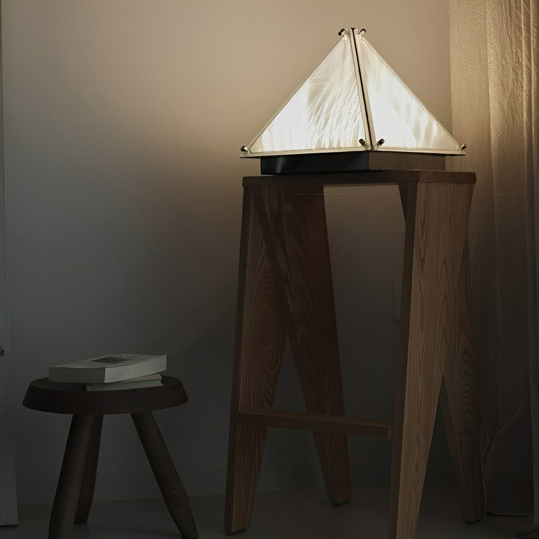 Modern Minimalist Pyramid Dimmable LED Table Lamp - Flyachilles