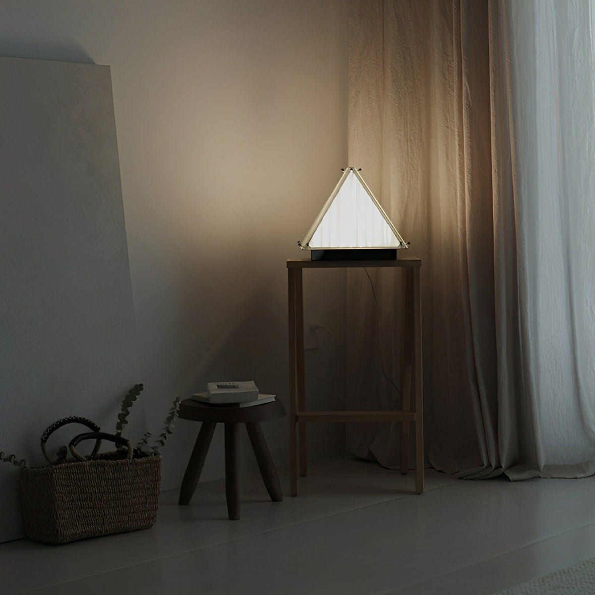 Modern Minimalist Pyramid Dimmable LED Table Lamp - Flyachilles