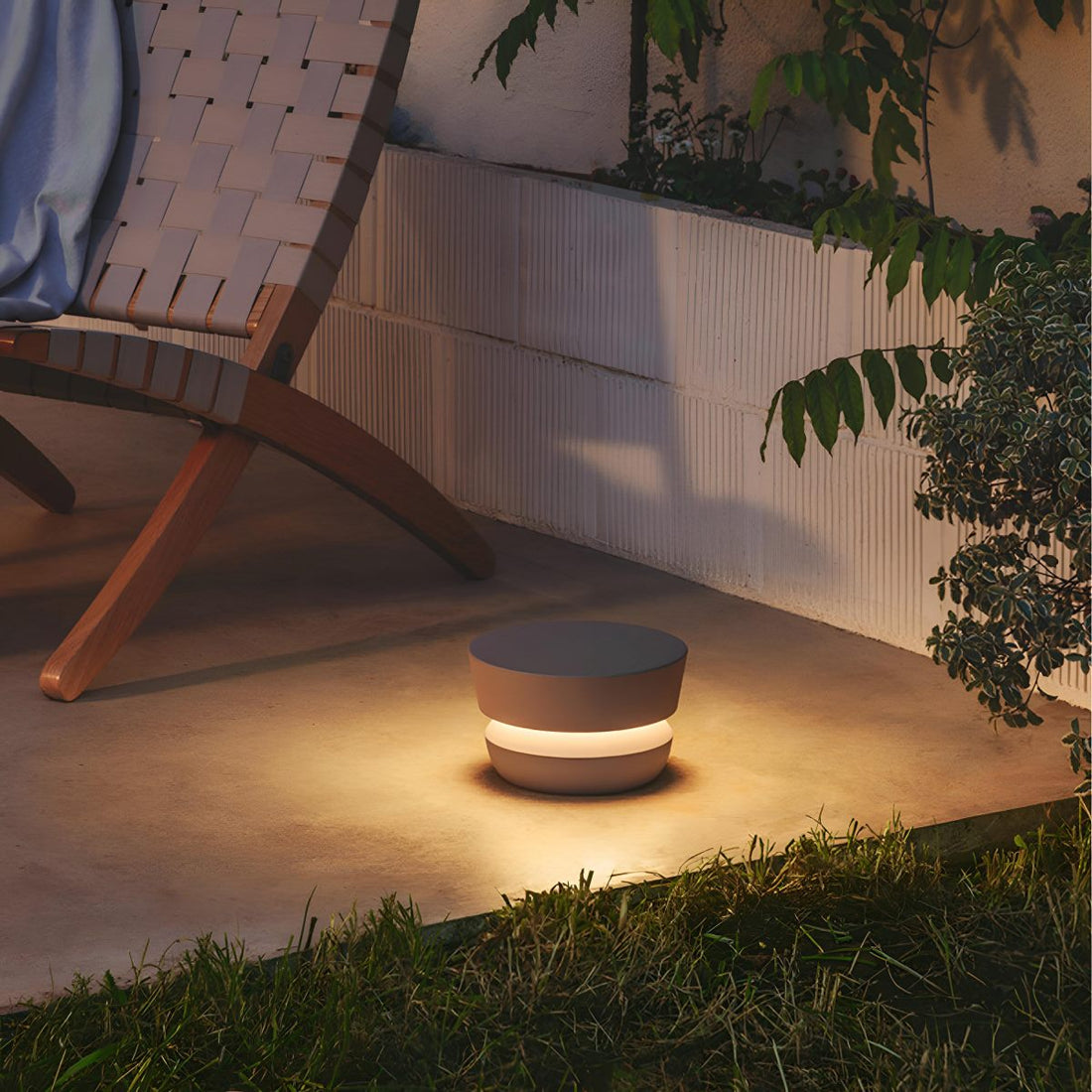 Solar Waterproof 360° Beam Round LED Outdoor Landscape Lighting - Flyachilles