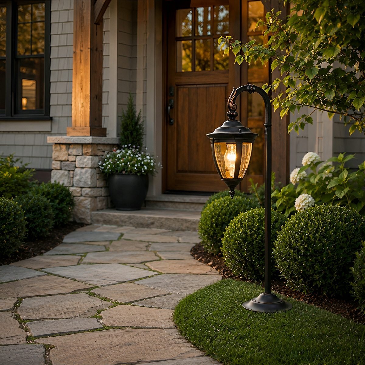 Vintage European Outdoor Path Light LED Lantern - Flyachilles