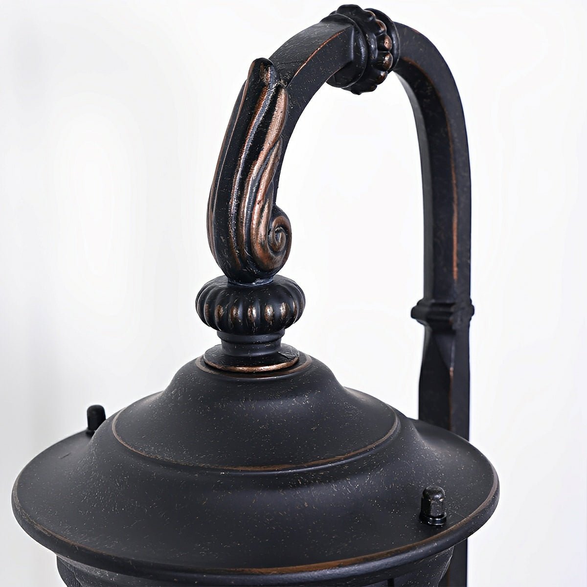 Vintage European Outdoor Path Light LED Lantern - Flyachilles